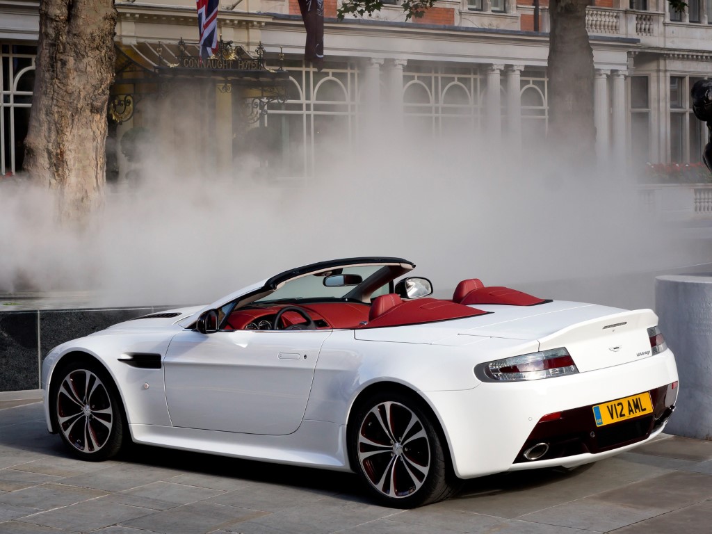 Aston Martin Vantage V12 Roadster (Manual)
